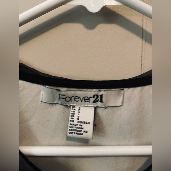 White and black button up dress shirt from Forever 21. - Picture 2 of 2